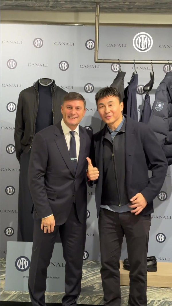 请安传承，亦致趣味重🖤💙萨内蒂与李玮锋交换球衣